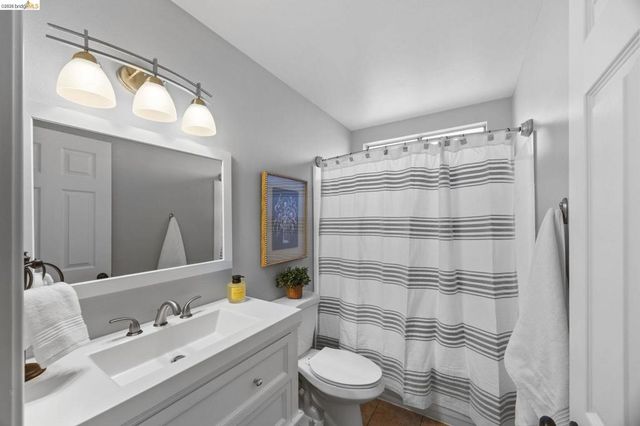 2715 Lyon Cir, Concord, CA 94518