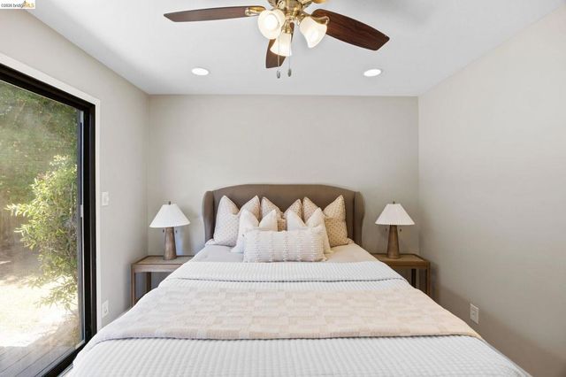 2715 Lyon Cir, Concord, CA 94518