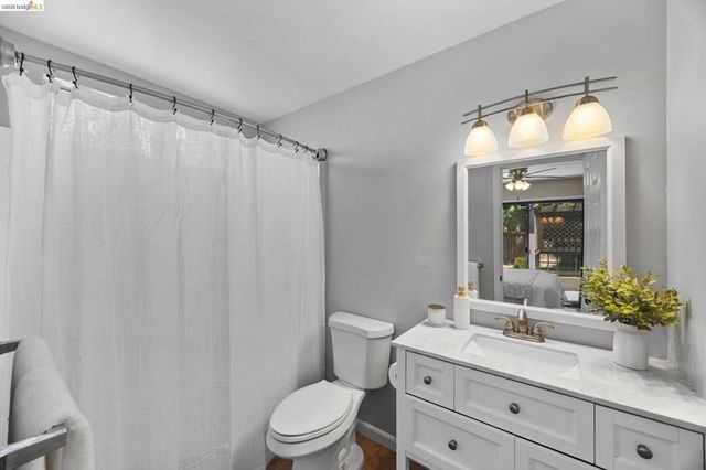 2715 Lyon Cir, Concord, CA 94518