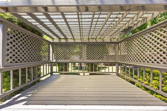 2715 Lyon Cir, Concord, CA 94518