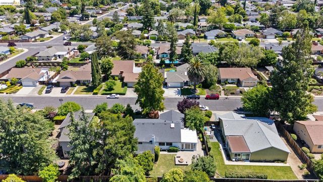 2715 Lyon Cir, Concord, CA 94518