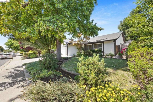 2715 Lyon Cir, Concord, CA 94518