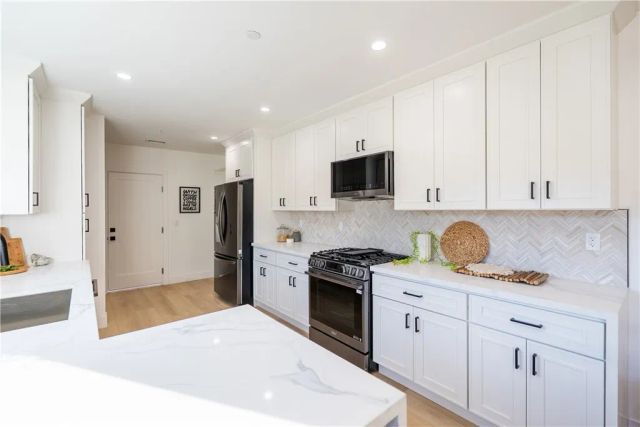 1719 Landis, Burbank, CA 91504