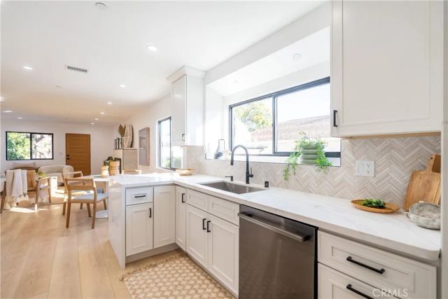 1719 Landis, Burbank, CA 91504