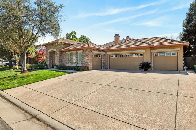 421 Fuente Pl, Lincoln, CA 95648