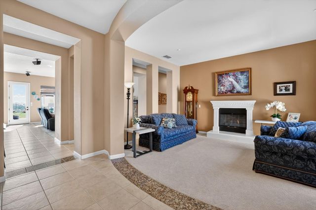 421 Fuente Pl, Lincoln, CA 95648