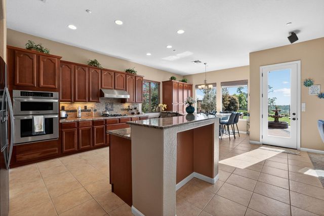 421 Fuente Pl, Lincoln, CA 95648