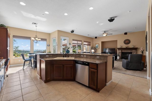 421 Fuente Pl, Lincoln, CA 95648