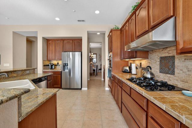 421 Fuente Pl, Lincoln, CA 95648