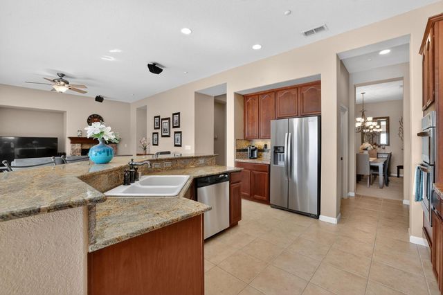 421 Fuente Pl, Lincoln, CA 95648