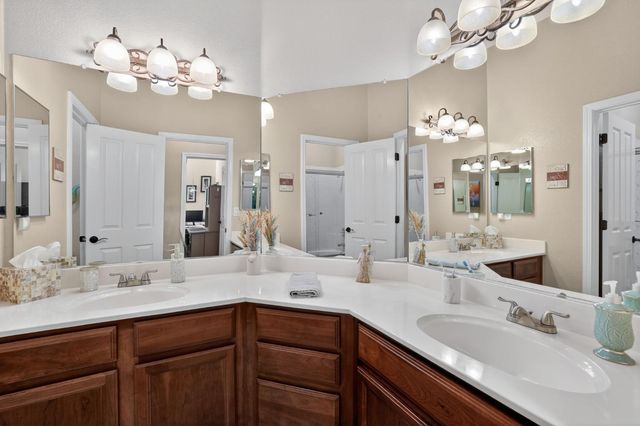 421 Fuente Pl, Lincoln, CA 95648