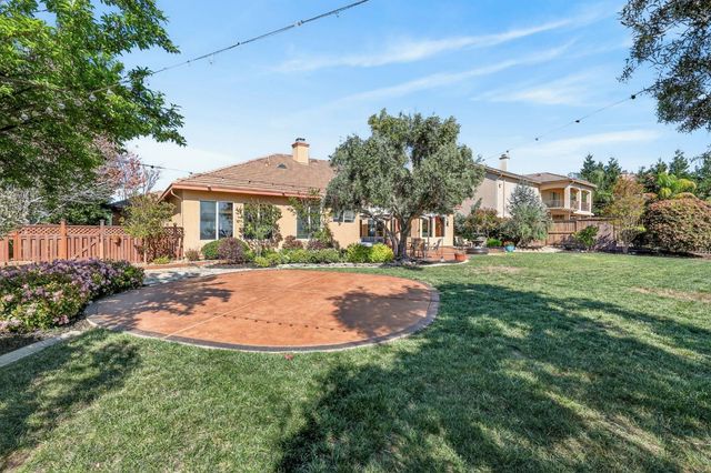 421 Fuente Pl, Lincoln, CA 95648