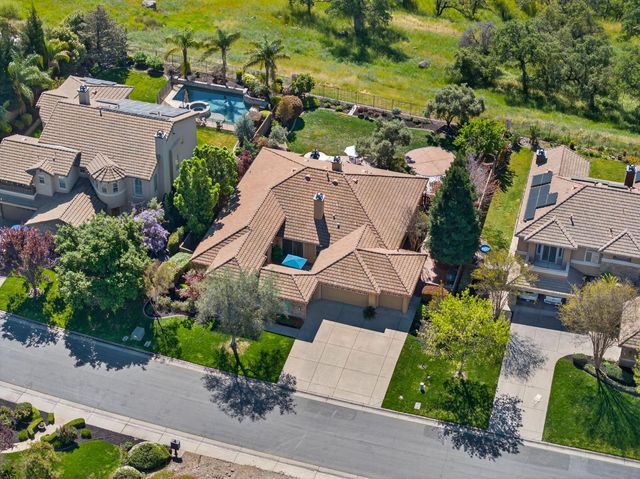 421 Fuente Pl, Lincoln, CA 95648