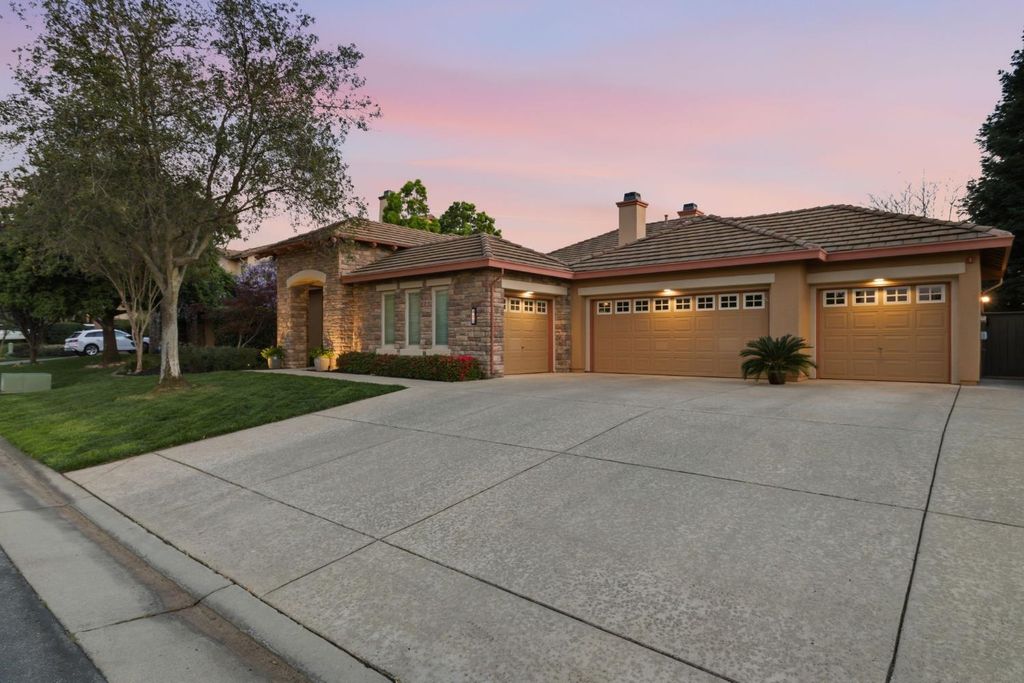 421 Fuente Pl, Lincoln, CA 95648