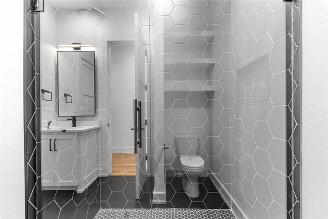 4090 Wincrest Drive, Rockwall, TX 75032