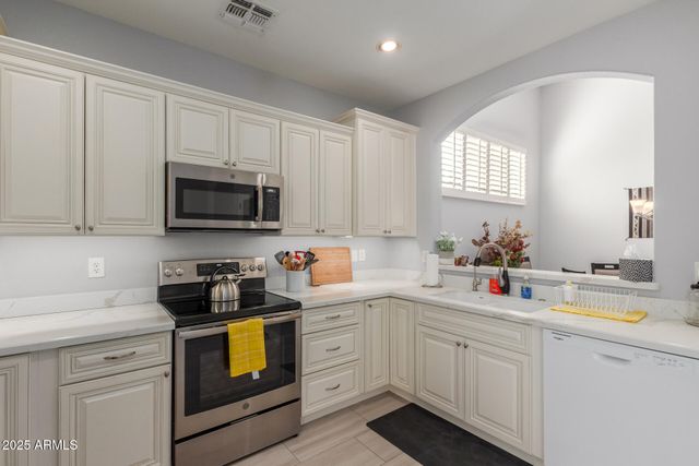 23821 S HARMONY Way, Sun Lakes, AZ 85248