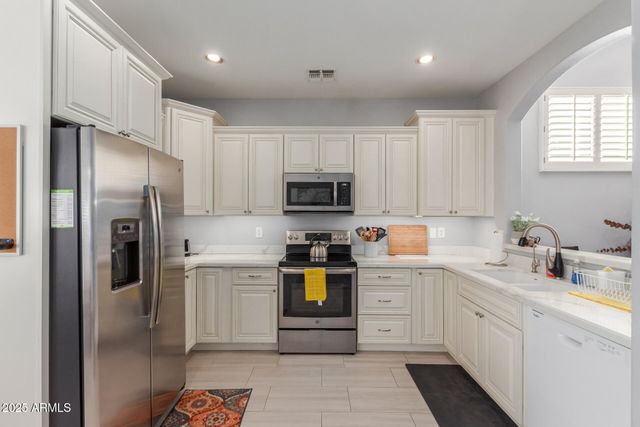 23821 S HARMONY Way, Sun Lakes, AZ 85248