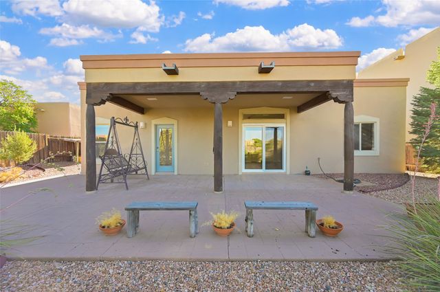 6821 Sunset Circle, Santa Fe, NM 87507