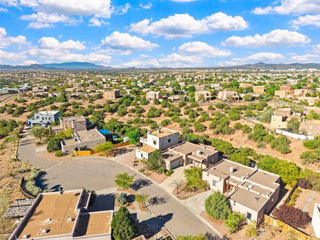 6821 Sunset Circle, Santa Fe, NM 87507