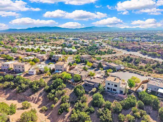 6821 Sunset Circle, Santa Fe, NM 87507