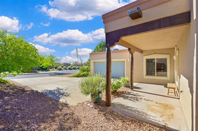 6821 Sunset Circle, Santa Fe, NM 87507