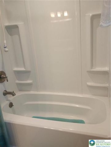 6427 Tupelo Road, Upper Macungie Twp, PA 18104