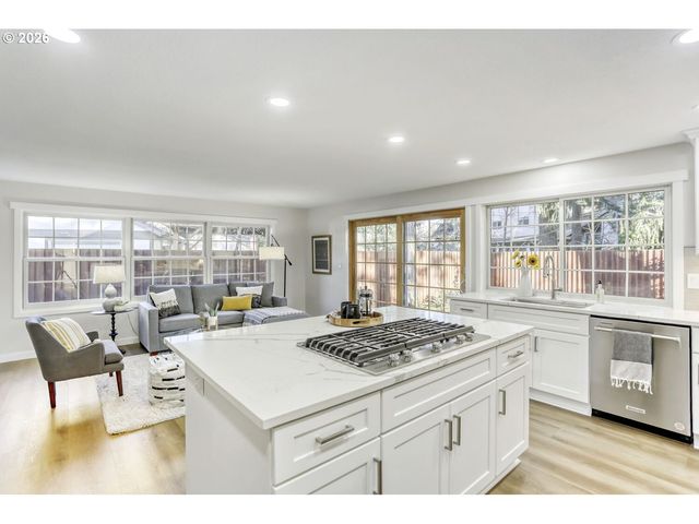 15420 Nw PERIMETER Dr, Beaverton, OR 97006