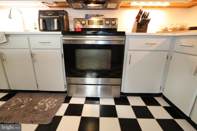 214-B WASHINGTON AVE, La Plata, MD 20646