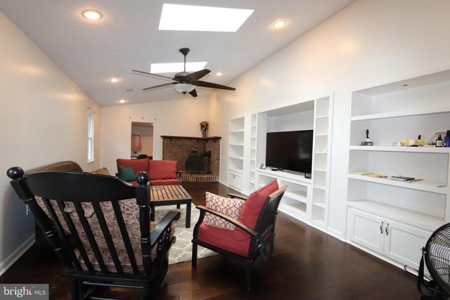 214-B WASHINGTON AVE, La Plata, MD 20646