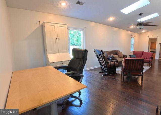 214-B WASHINGTON AVE, La Plata, MD 20646