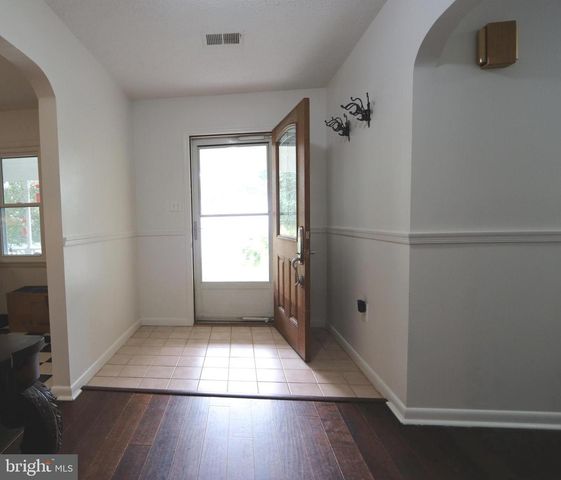 214-B WASHINGTON AVE, La Plata, MD 20646