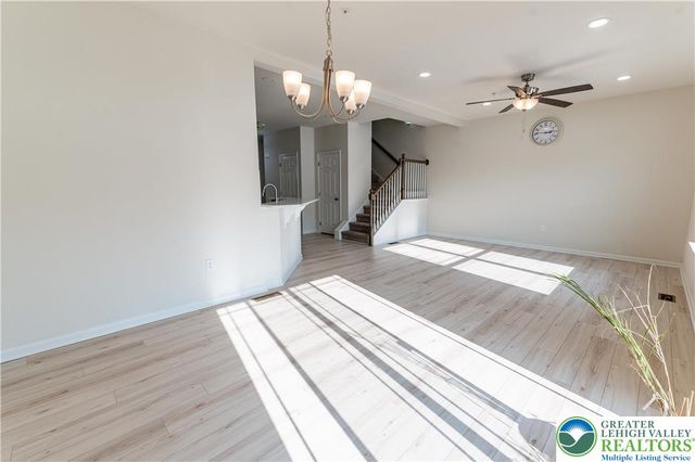 164 Maureen Lane, Upper Macungie Twp, PA 18104