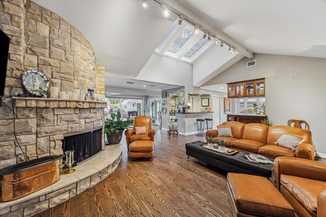 9006 Bonhomme Road, Houston, TX 77074