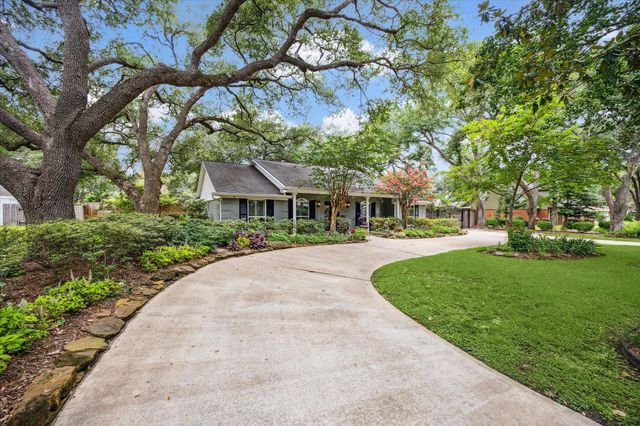 9006 Bonhomme Road, Houston, TX 77074