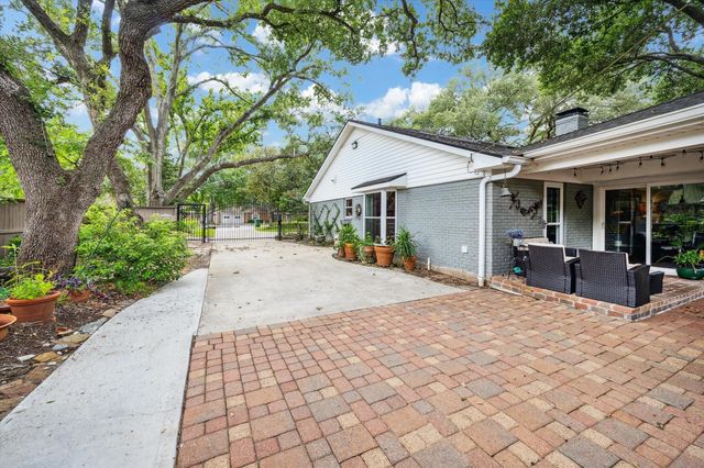 9006 Bonhomme Road, Houston, TX 77074