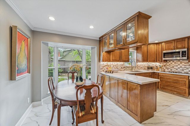 9006 Bonhomme Road, Houston, TX 77074