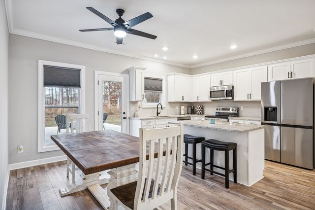 101 Forrestwood Dr, Manchester, TN 37355