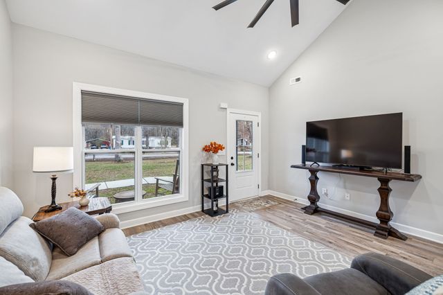 101 Forrestwood Dr, Manchester, TN 37355