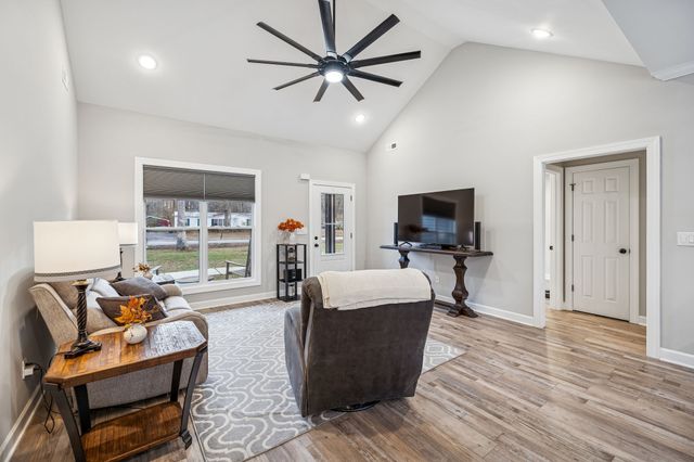 101 Forrestwood Dr, Manchester, TN 37355