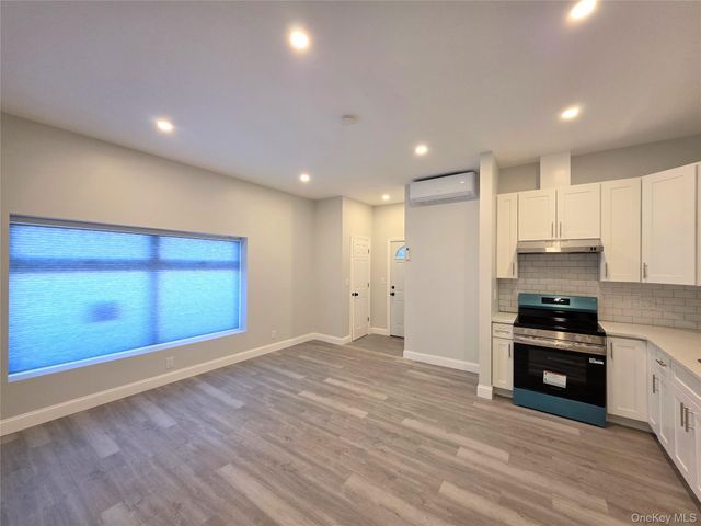 143 Jericho Turnpike APT A, Mineola, NY 11501