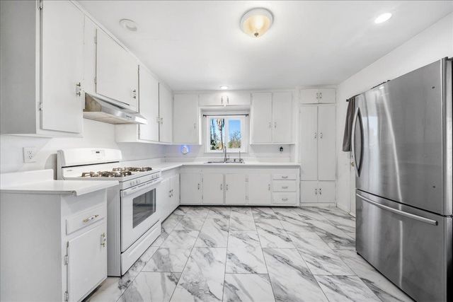 3176 Callecita St, Sacramento, CA 95815