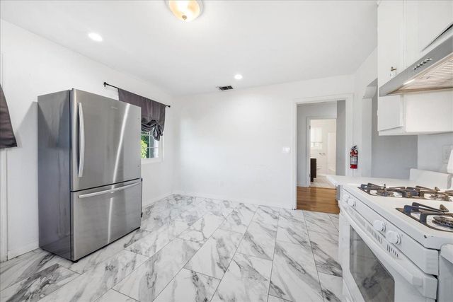 3176 Callecita St, Sacramento, CA 95815