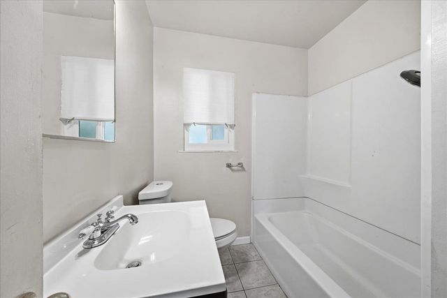 3176 Callecita St, Sacramento, CA 95815