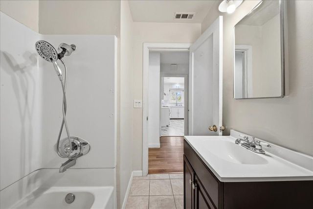 3176 Callecita St, Sacramento, CA 95815