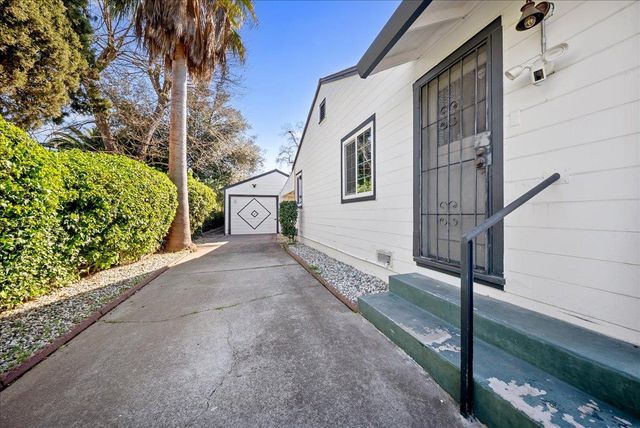 3176 Callecita St, Sacramento, CA 95815