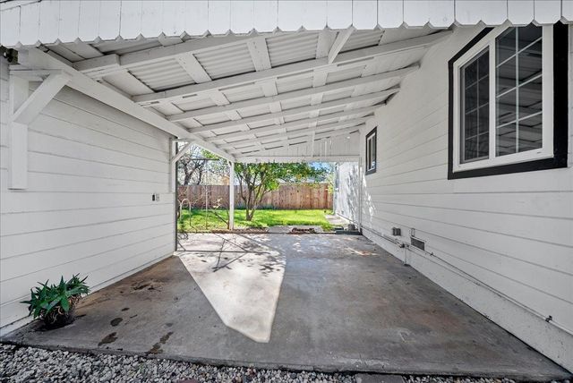 3176 Callecita St, Sacramento, CA 95815