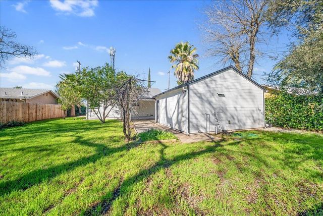 3176 Callecita St, Sacramento, CA 95815