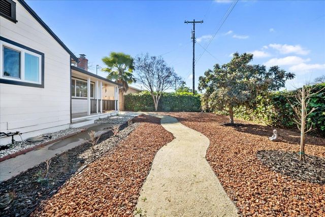 3176 Callecita St, Sacramento, CA 95815