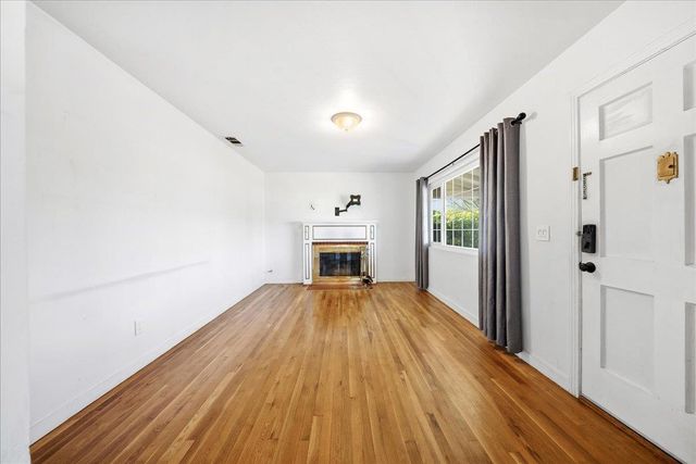 3176 Callecita St, Sacramento, CA 95815