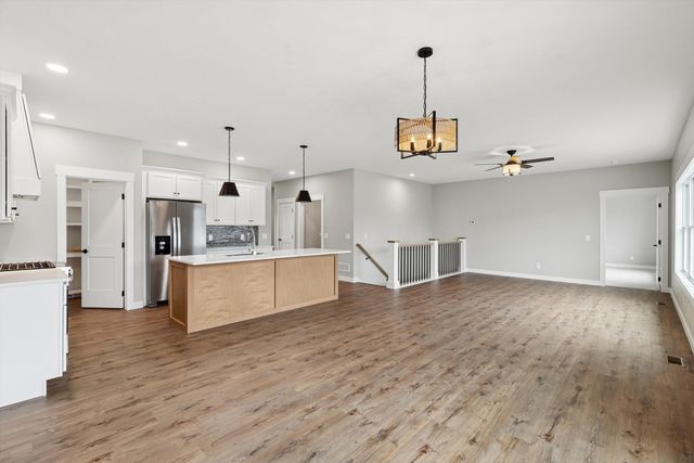 4618 W 12th Street, Davenport, IA 52804